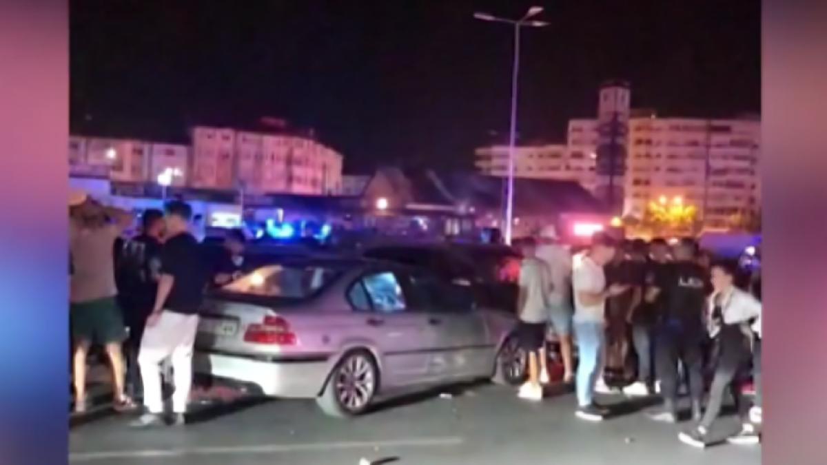 o fata care facea drifturi a distrus 3 masini parcate in focsani totul a degenerat intr o bataie in toata regula