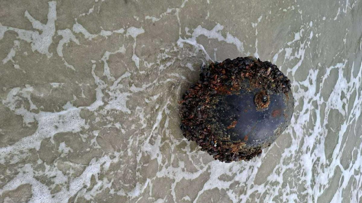 o mina marina a fost descoperita pe plaja de la vadu momentul in care e distrusa