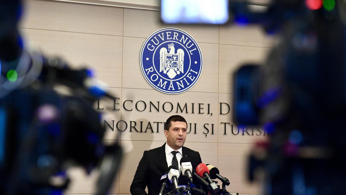 radu miruta despre taierile din primarii si consilii din 70 000 de posturi 15 000 sunt ocupate