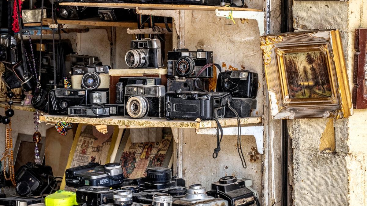 un tanar a castigat aproape 20 000 de lire din revanzarea obiectelor second hand chiar si articolele simple pot aduce profit