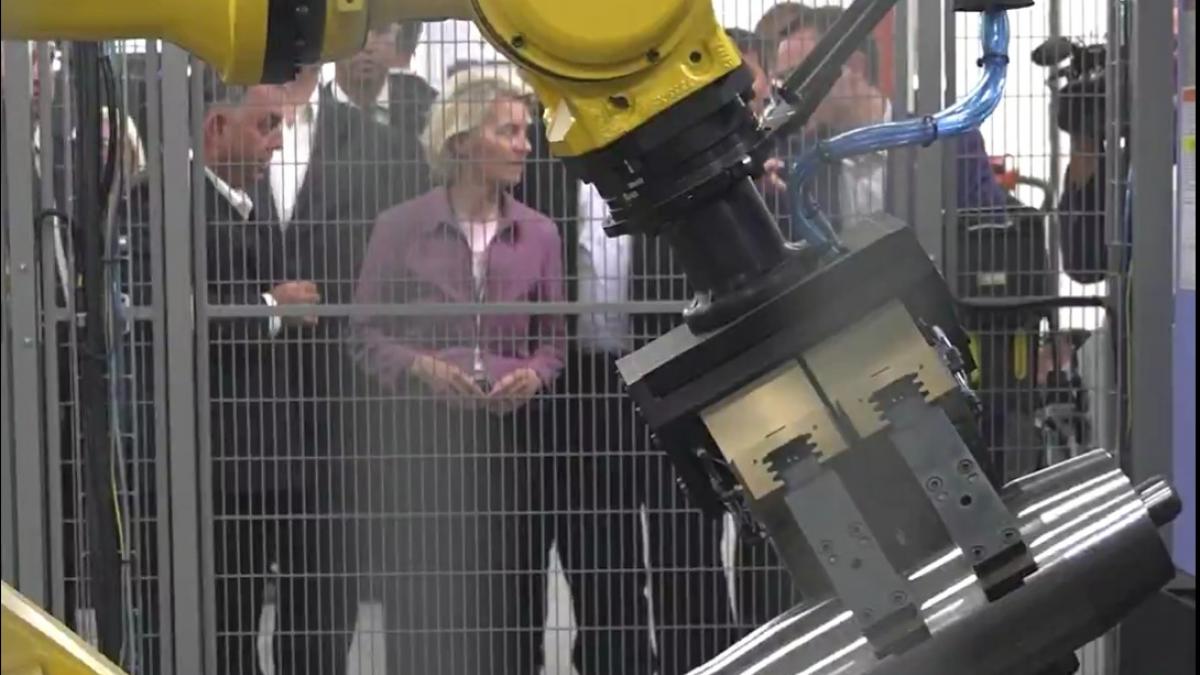 ursula von der leyen a vizitat o fabrica de proiectile din bulgaria inainte sa vina la constanta