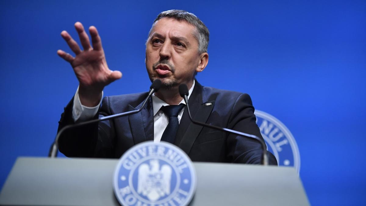 daniel david sustine ca scoala va incepe pe 8 septembrie nu cred ca vor fi scolile goale copiii trebuie sa vina la scoala