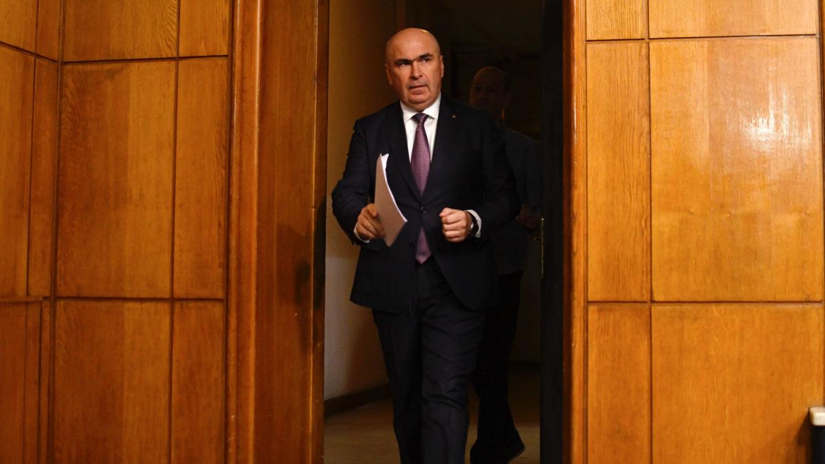 dupa ce bolojan a amenintat cu demisia pnl ameninta cu iesirea de la guvernare viitorul este incert