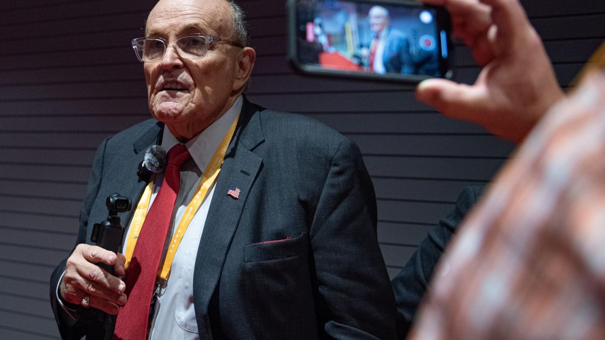fostul primar al orasului new york rudy giuliani a fost ranit intr un accident de masina