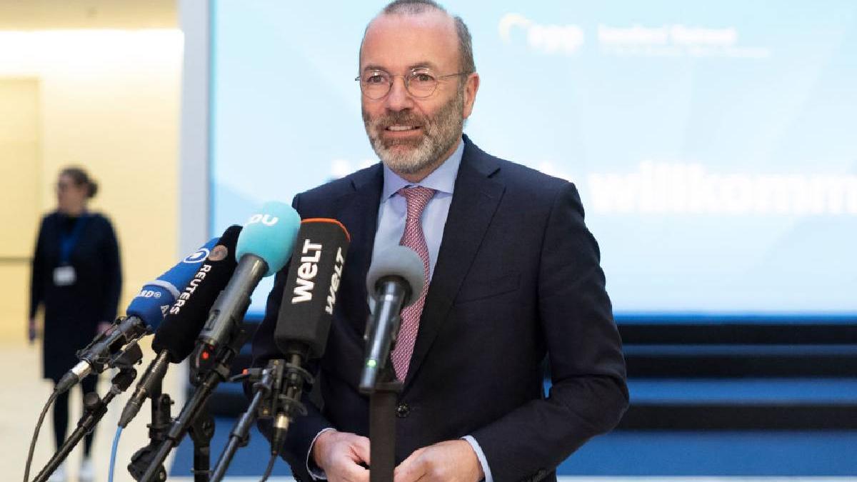 manfred weber bruiajul gps al avionului ursulei von der leyen arata ca institutiile europene sunt tinta pentru rusia