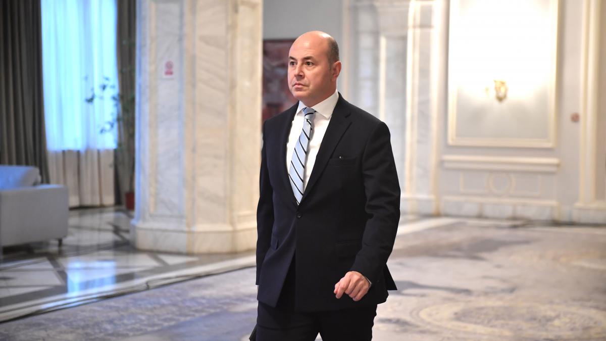 un deputat pnl vrea sa impuna amenzi pentru partidele care incita la ura dupa atacurile asupra angajatilor asiatici