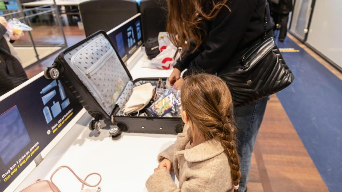 primul aeroport din romania care renunta la limita de 100 ml la lichide pentru bagajul de mana cu cati litri au voie pasageri la bord