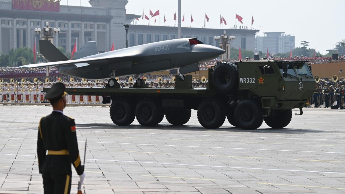 drone invizibile lasere si rachete hipersonice capabile sa loveasca sua noile arme dezvaluite de china la parada din beijing