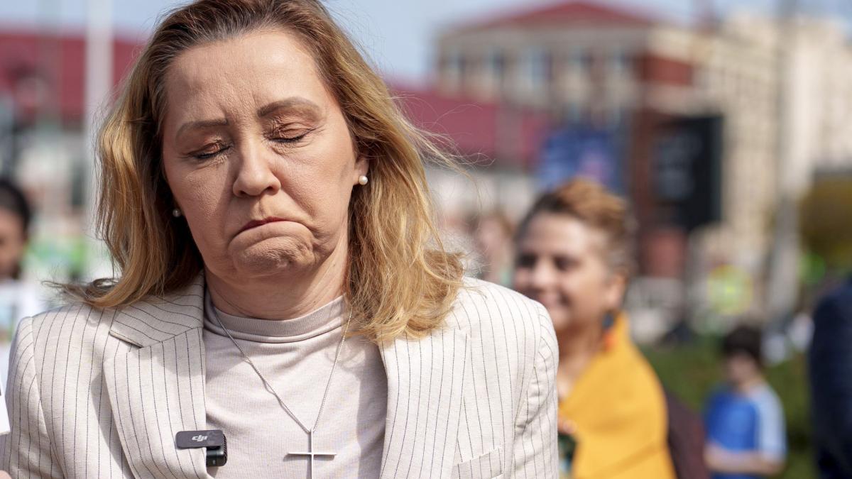 lasconi s a enervat din cauza reformei lui bolojan la campulung daca voi trimite 45 din oameni acasa pot sa pun lacat pe primarie