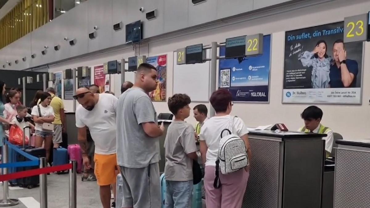 primul aeroport din tara care a eliminat limita de 100 ml la bagajele de mana pasager o idee foarte buna mereu aruncam ceva