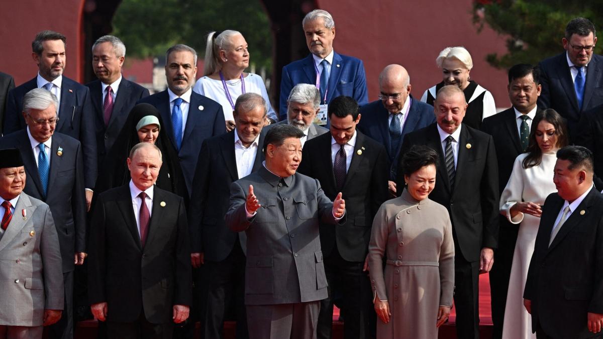 scandal dupa ce nastase si dancila s au fotografiat cu putin si kim reactia mae un patriot nu s ar gudura pe langa agresor