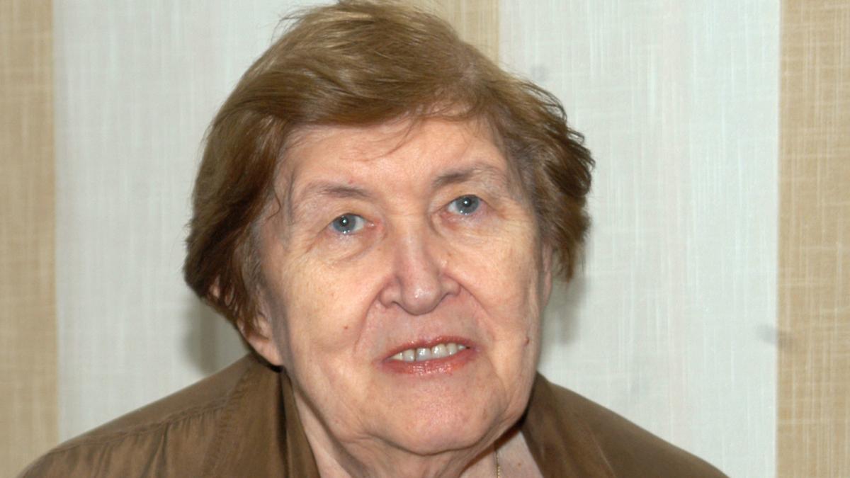 steluta coposu sora fostului lider taranist a fost decorata dupa moarte de nicusor dan