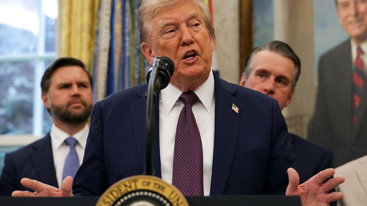 trump spune ca zvonurile ca ar fi murit sunt fake news nu am avut conferinte doua zile biden nu vorbea cu lunile