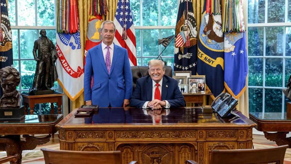 donald trump l a primit in biroul oval pe artizanul brexitului partidul lui farage creste in sondaje