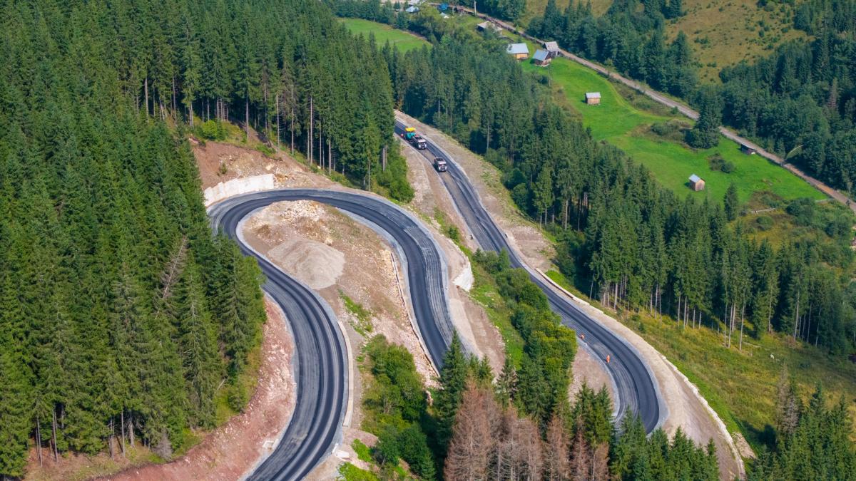 imagini spectaculoase cu drumul care va lega vatra dornei de toplita unul dintre cele mai dificile proiecte de infrastructura