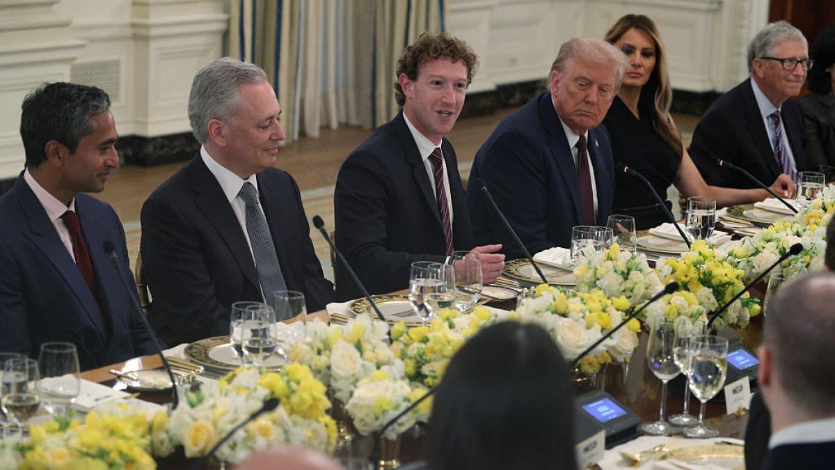 donald trump i a invitat la cina la casa alba pe zuckerberg sam altman si bill gates elon musk nu a fost