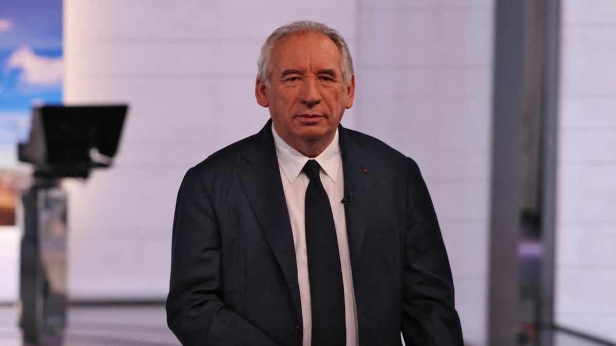 emmanuel macron vrea sa numeasca rapid un nou premier daca guvernul bayrou nu trece de motiunea de cenzura