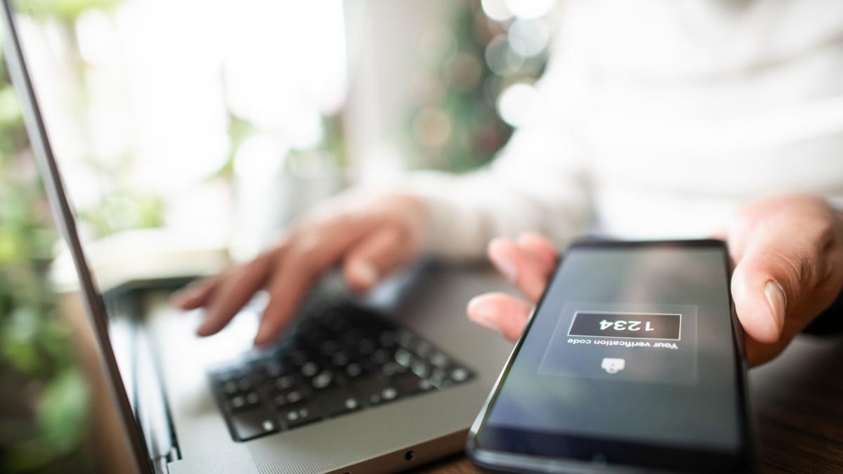 mark zuckerberg da in judecata meta dupa ce contul i a fost suspendat de mai multe ori a trebuit sa si demonstreze mereu identitatea