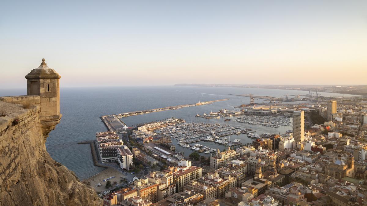 fiona a auzit de vacantele de o zi si a vrut sa experimenteze asta in alicante si a dat seama ca a fost o idee proasta