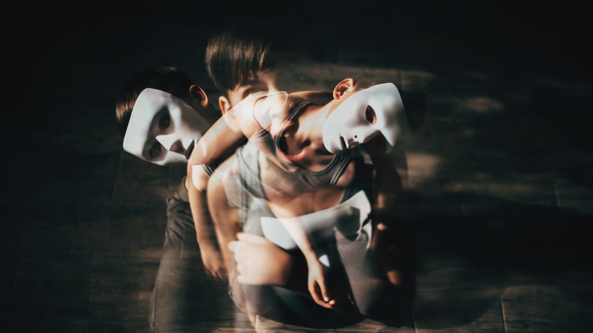 locurile in care se sarbatoreste daca o persoana aude voci ce spun culturile care nu le considera semn de boala mintala