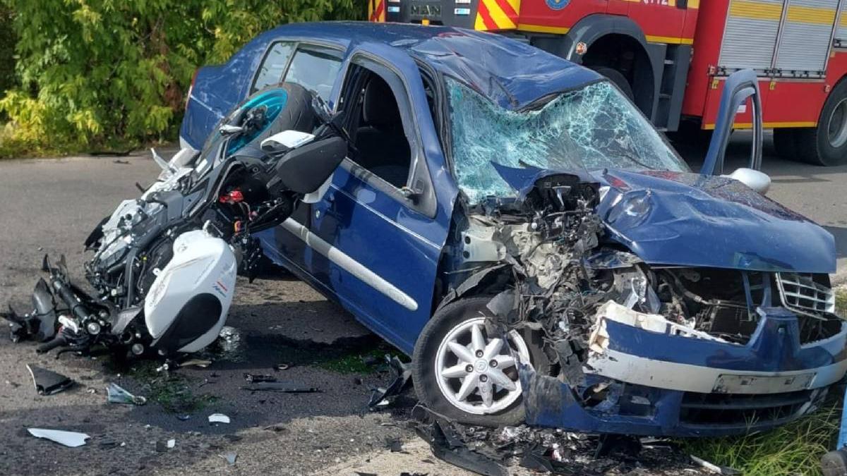 motociclist mort in urma coliziunii cu un autoturism intre localitatile cosoba si brezoaele soferul de 19 ani a ajuns la spital