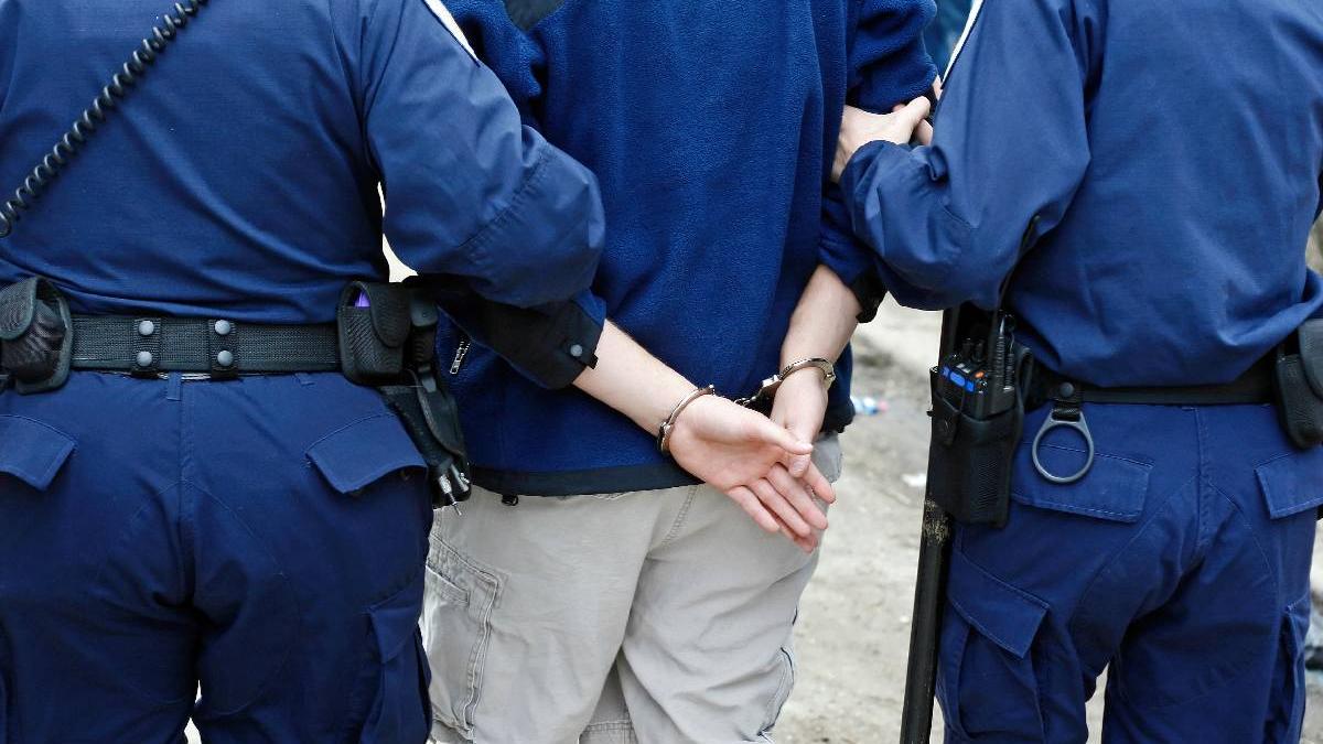 un adolescent arestat in franta pentru pregatirea unor atentate tinte palatul elysee parlamentul european si ambasada israelului