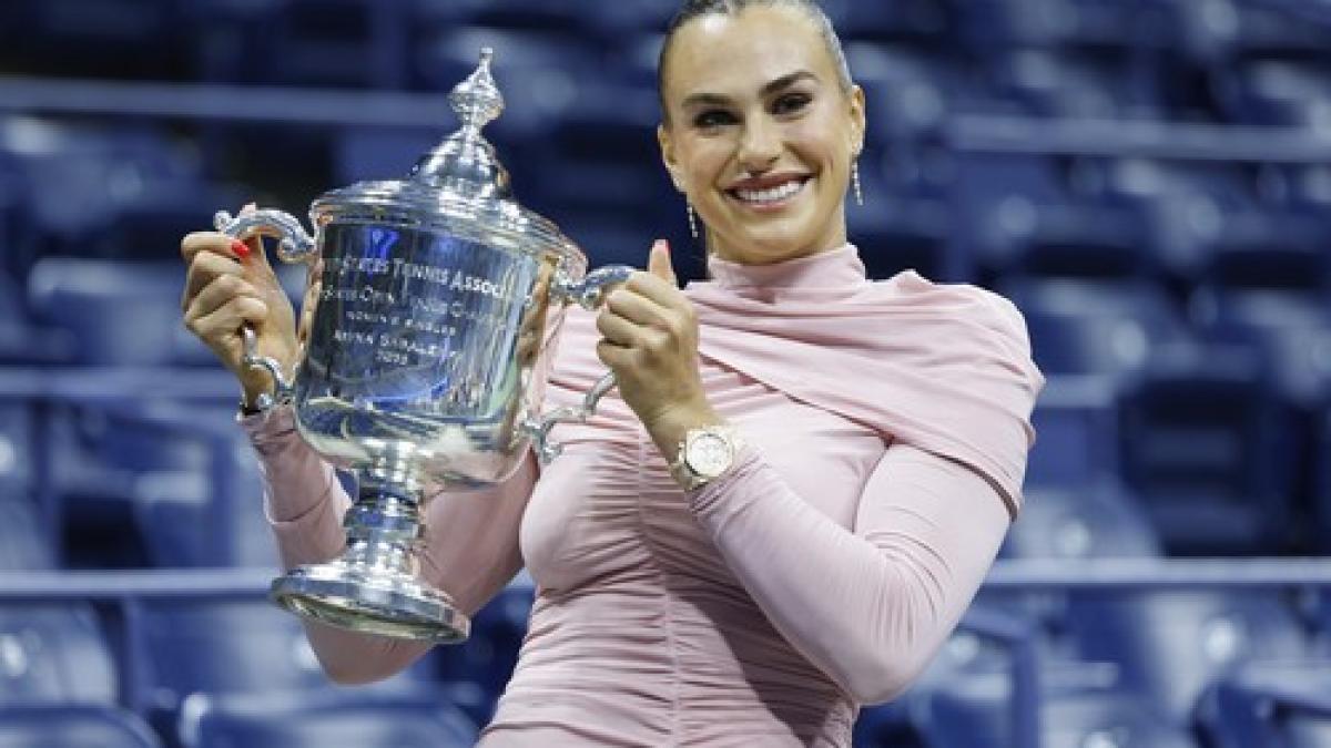 arina sabalenka a castigat us open 2025 dupa finala cu amanda anisimova jucatoarea din belarus a pus mana pe un cec impresionant