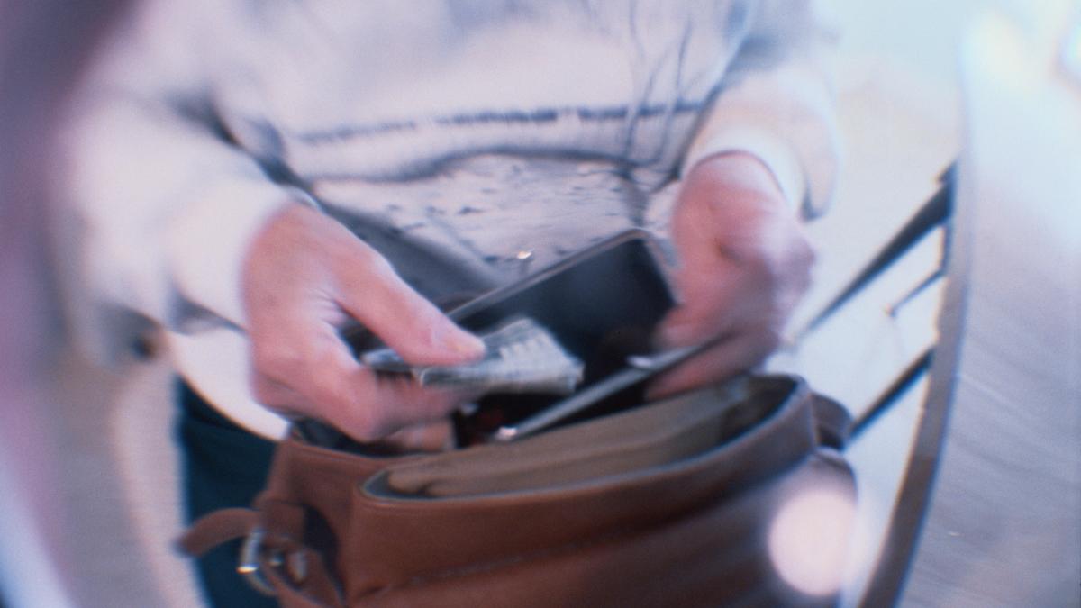 o femeie din oradea mama a 6 copii condamnata la un an si jumatate de inchisoare pentru trafic de droguri