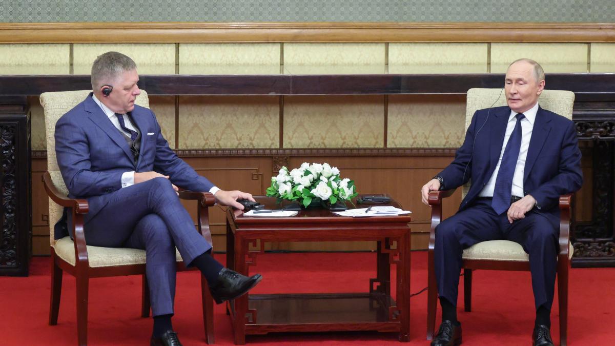 robert fico sustine ca putin ar fi pregatit sa se intalneasca cu zelenski chiar si oriunde altundeva in afara moscovei