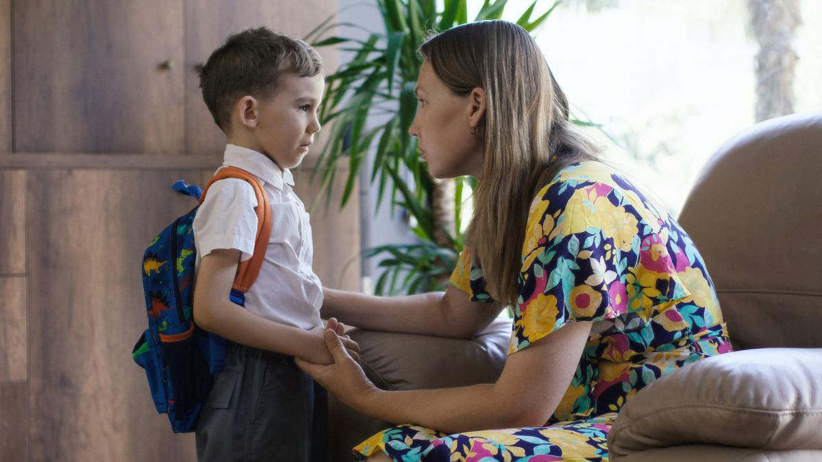 cum facem fata emotiilor din prima zi de scoala copiii nu au capacitatea sa se regleze emotional singuri