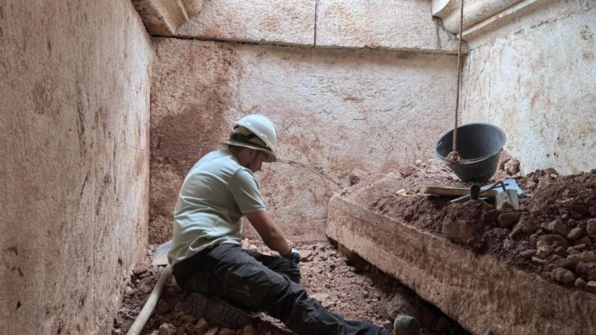 descoperire arheologica neasteptata o bogata necropola romana a fost gasita dupa ce localnicii au observat pietre ciudate in albania