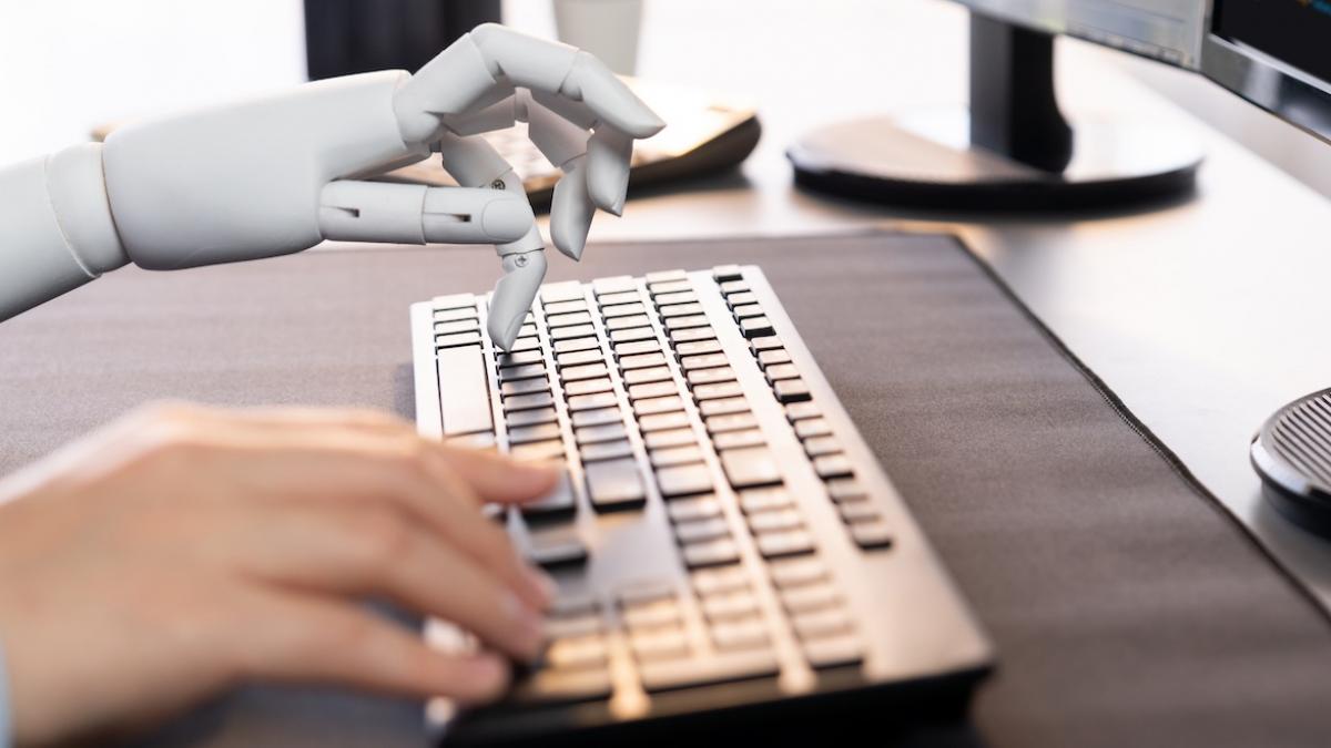 gpt 5 face un lucru foarte ciudat cand este rugat sa scrie un text literar