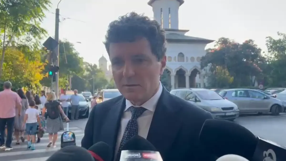 nicusor dan si a dus fetita la scoala si va primi la cotroceni o delegatie a profesorilor daca vor exista solutii vor fi aplicate