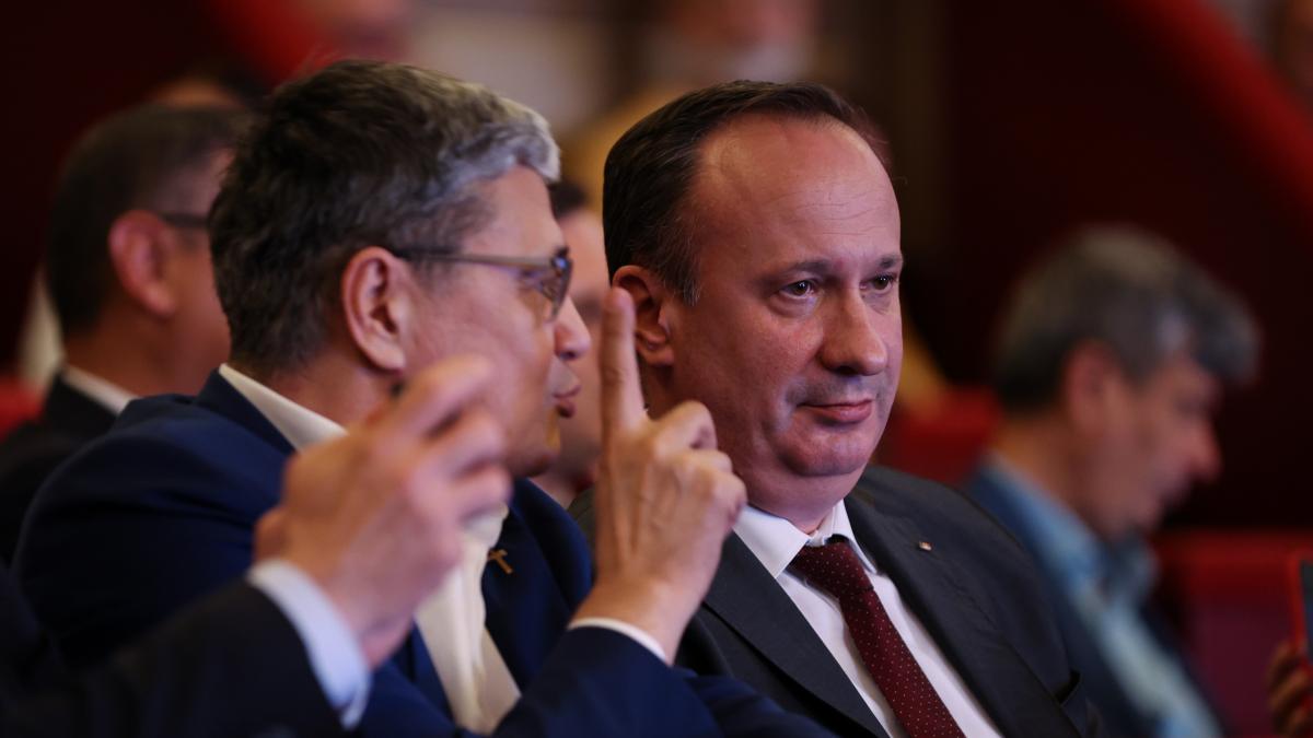 adrian caciu il ataca dur pe marcel bolos in scandalul organul genital minte de rupe e si lipsit de caracter