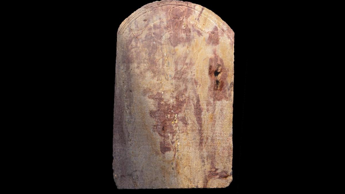 descoperire arheologica unica o tablita cu decretul din canopus scris cu hieroglife antice a fost gasita in delta egiptului