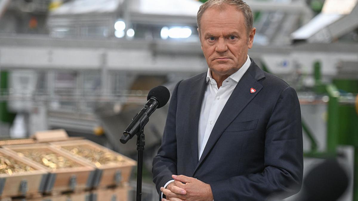 masina premierului polonez donald tusk a fost furata din apropierea casei sale pazite de serviciile speciale