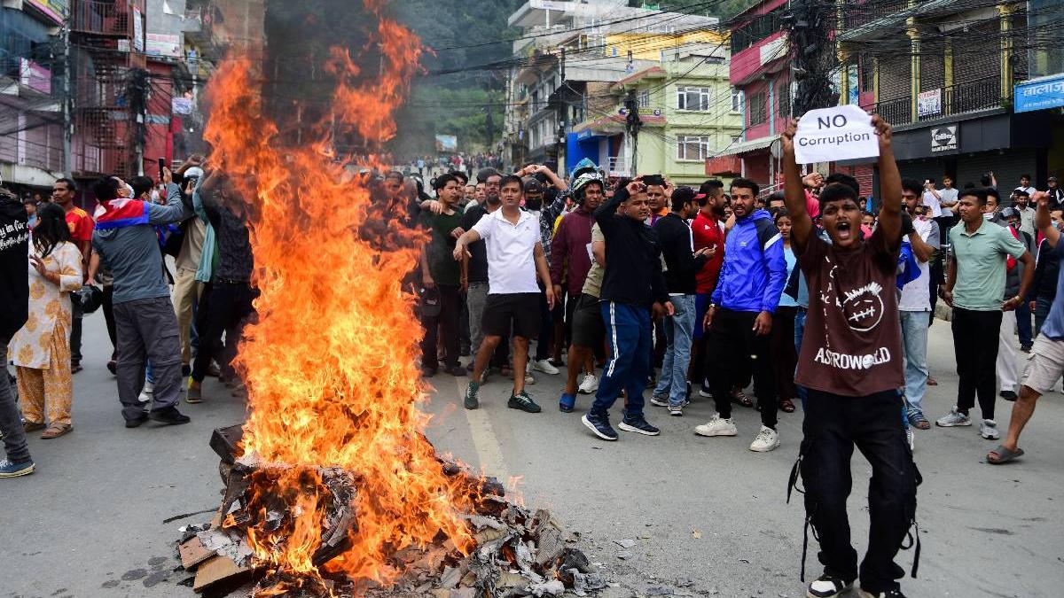 tara noastra sangereaza sangeram si noi aici departe ce spun nepalezii din romania despre revolta din nepal