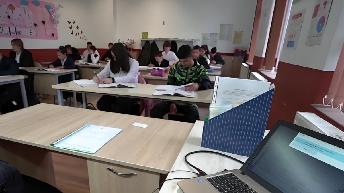 confuzie in scoli din cauza claselor comasate cu peste 30 de copii intr o clasa si profesori noi atunci vom avea acolo un ghiveci