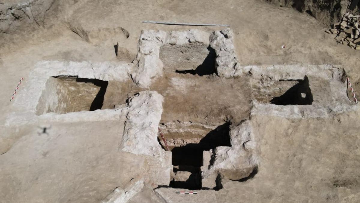 descoperire arheologica unicat in romania un monument hipogeu si monede din vremea imparatilor romani au fost gasite langa tomis