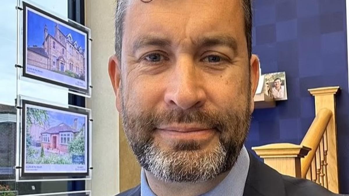 un barbat si a dat in judecata sefii pentru ca nu i a placut biroul pe care l a primit si a castigat a primit si despagubiri