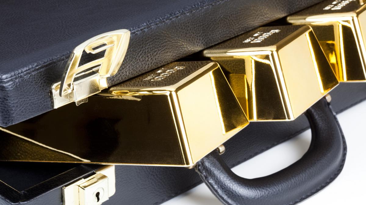 bijutier italian prins la aeroport cu 14 lingouri de aur mergea cu ele la bucuresti