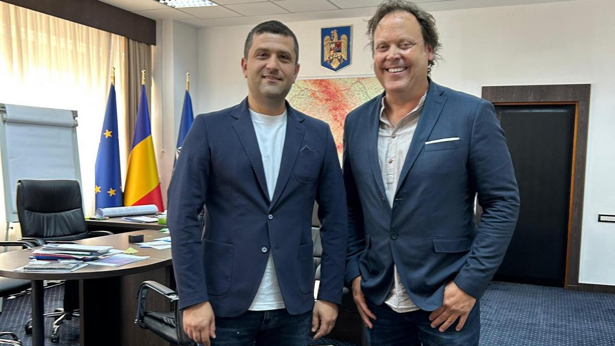 charley ottley a depus actele pentru a obtine cetatenia romana radu miruta dosarul lui inca se plimba prin hatisul birocratic