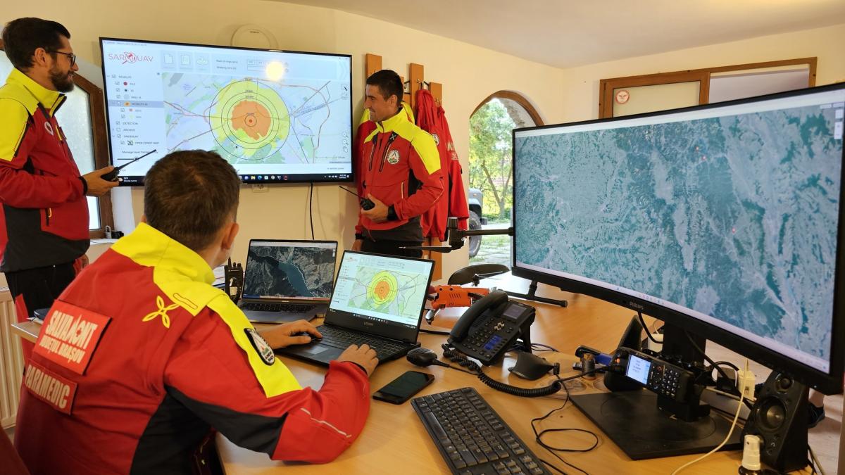 doi ucraineni din harkov epuizati si fara provizii au fost salvati de la 1 700 metri altitudine