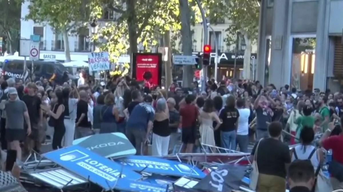 protestele pro palestina au devenit violente la madrid intre manifestanti si politisti au avut loc ciocniri iar turul spaniei anulat
