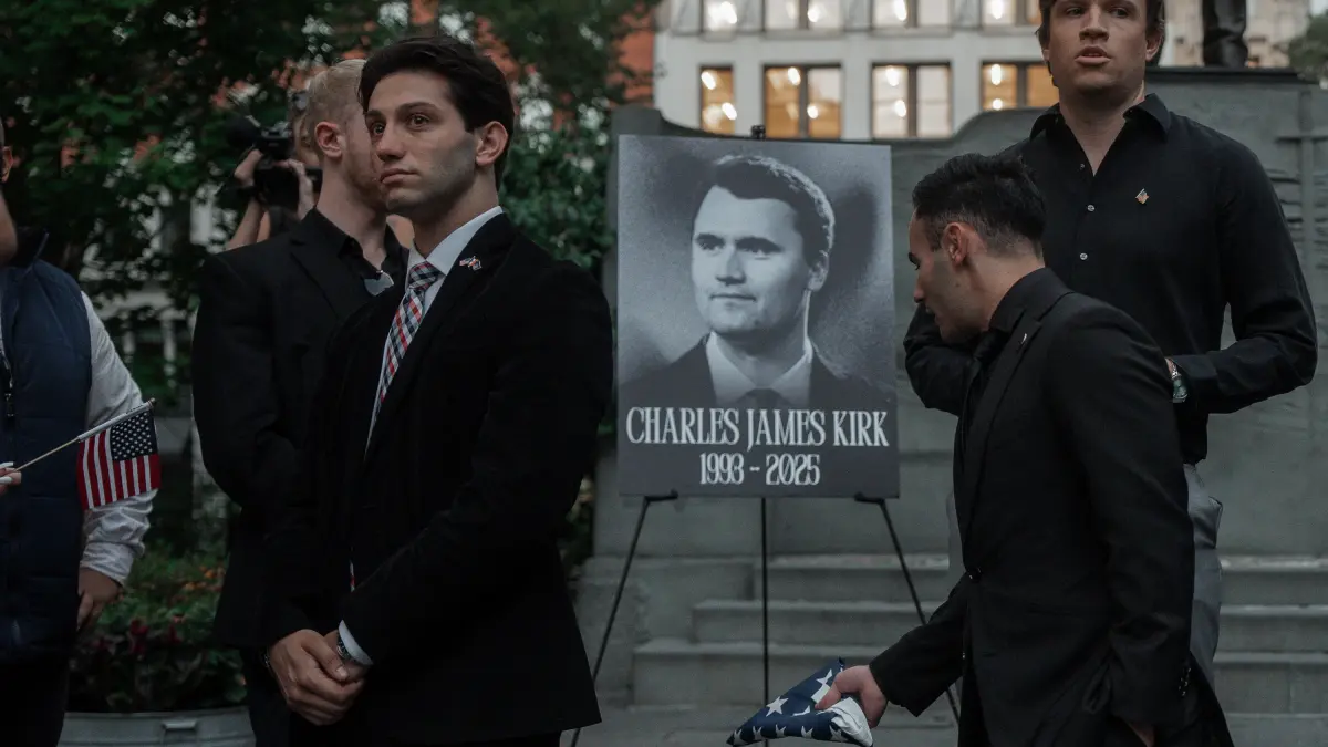 zeci de oameni au fost concediati in sua dupa ce au facut comentarii considerate nepotrivite despre moartea lui charlie kirk