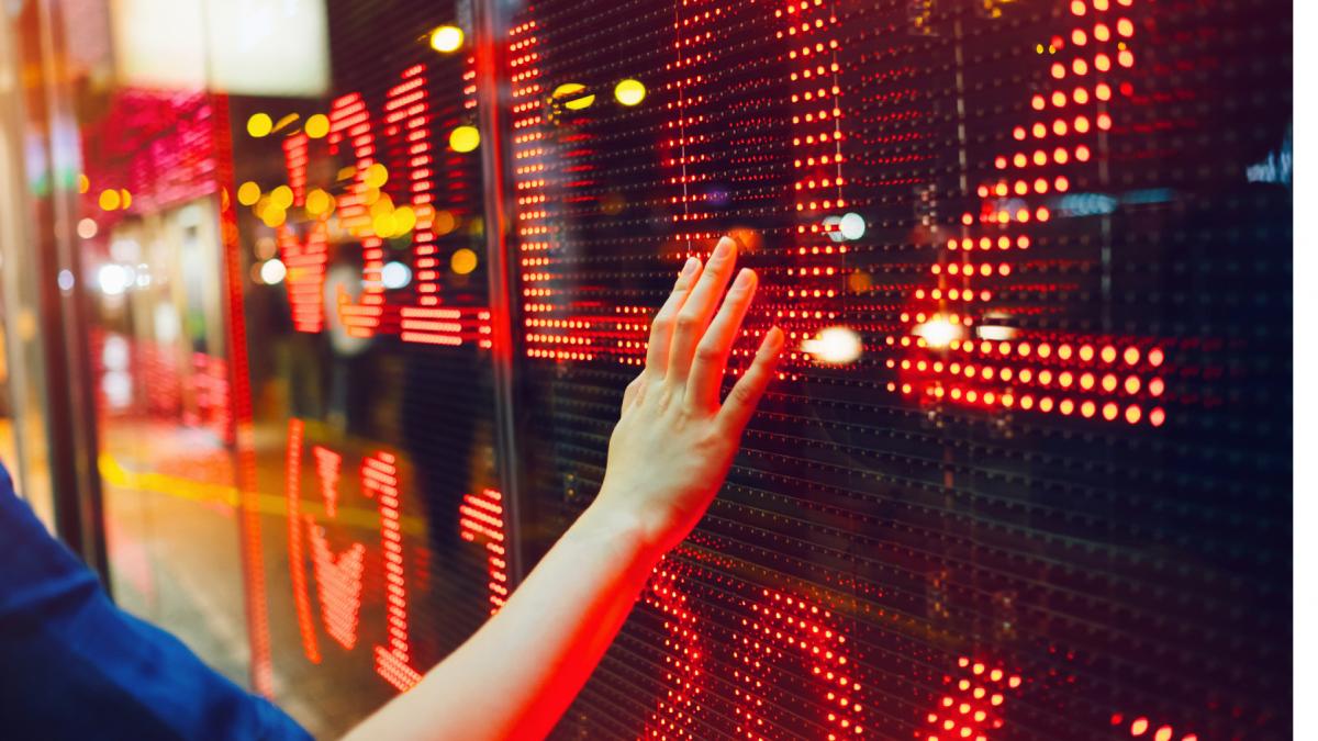 bursa de la bucuresti a deschis pe rosu sedinta de luni ce actiuni au scazut cel mai mult