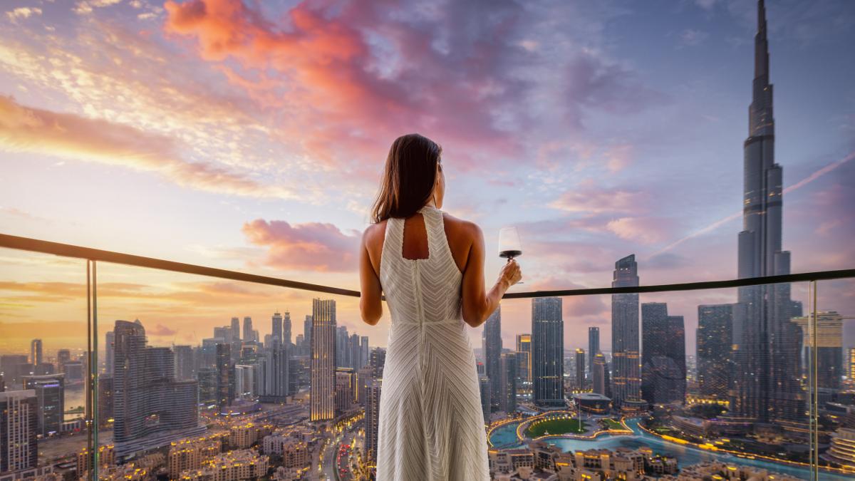 ororile din spatele stralucirii dubaiului ce se intampla de fapt cu femeile atrase aici de o viata de lux ancheta bbc