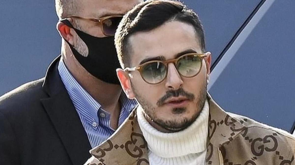 escrocul de pe tinder din celebrul documentar netflix a fost arestat interpolul emisese un aviz rosu pe numele lui simon leviev