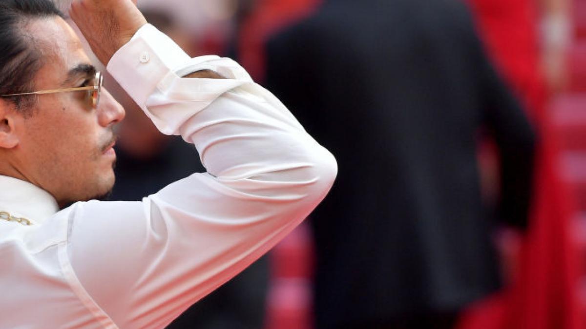 salt bae deschide restaurant si la milano ce l a facut cunoscut in toata lumea si de ce friptura lui ajunge si la mii de euro