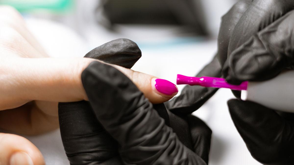 avantajele utilizarii ojei semipermanente fara lampa